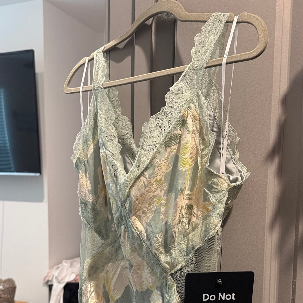 Lulu's Sage and Cream Satin Floral Midi Dress with Lace Sides. - Picture 6 of 10